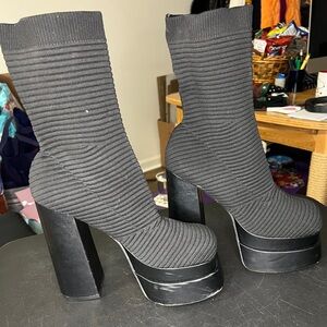 Black Stretch Platform Women's Boots